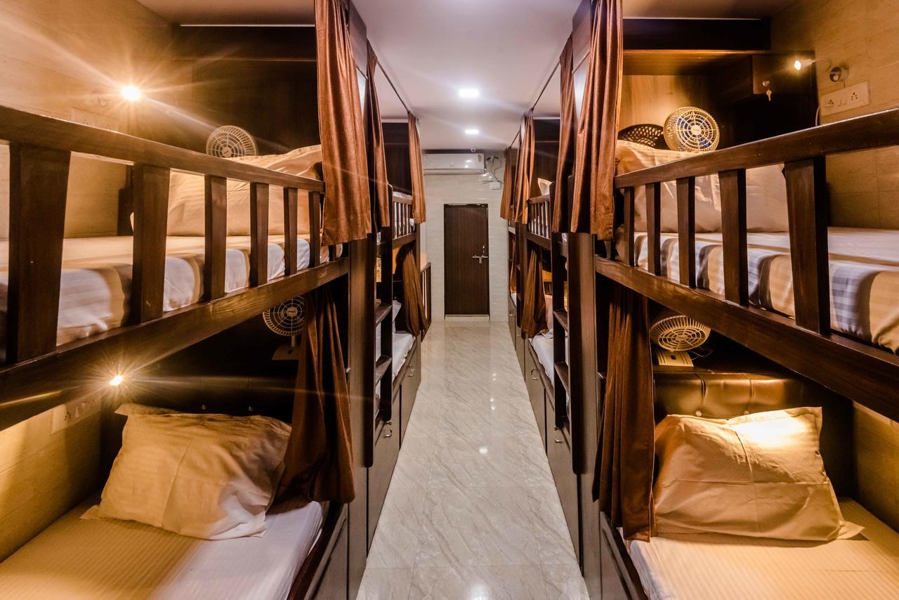 Awesome Dormitory - Men Only Mumbai Exterior foto